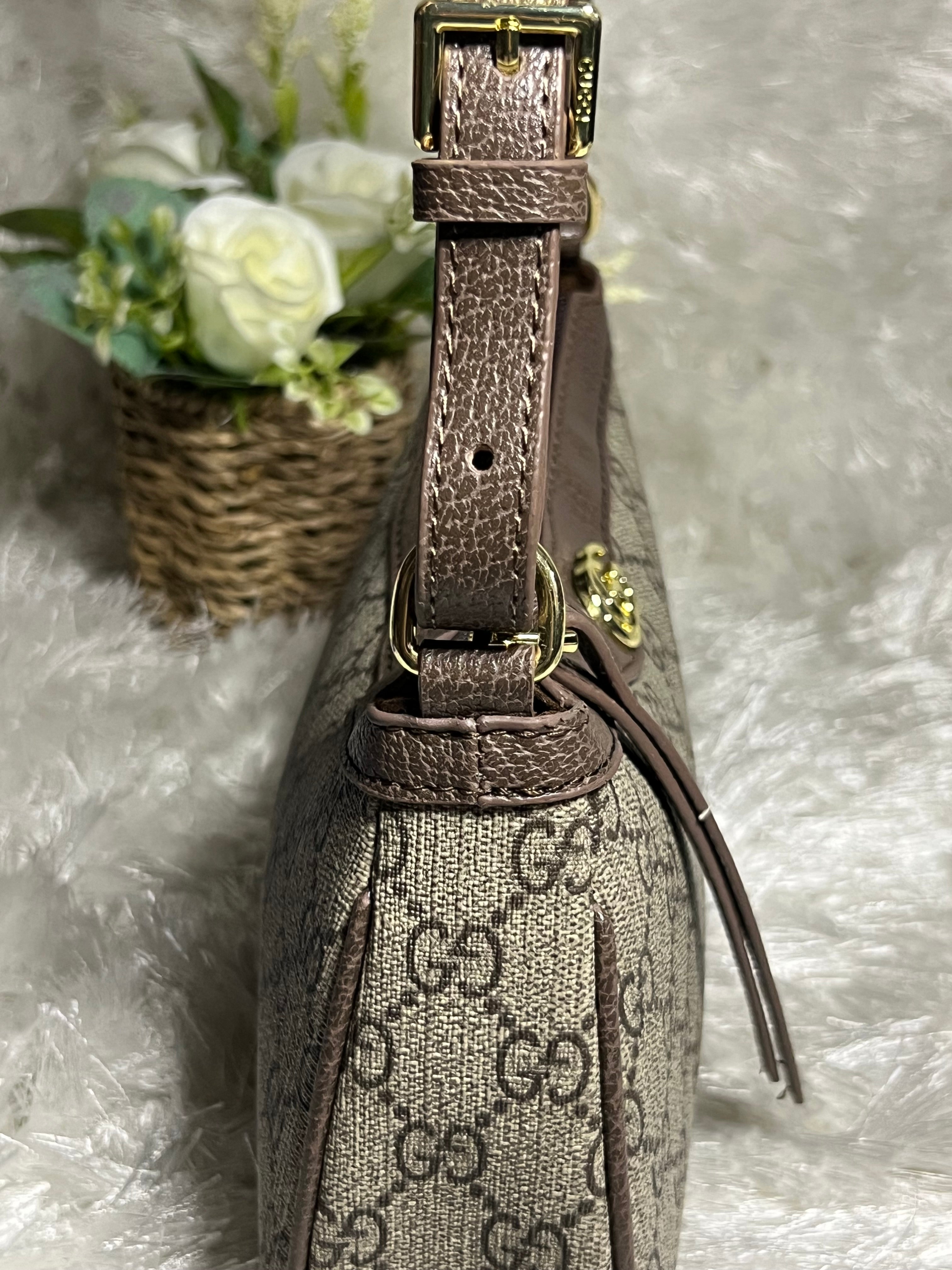 Elegant Brown GGG Handbag