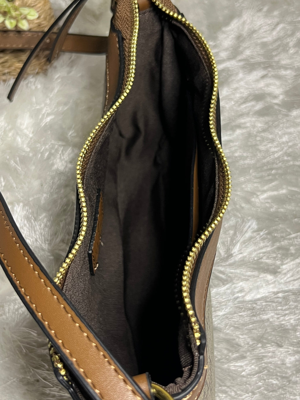 GGG Mode Brown (Box Damaged)