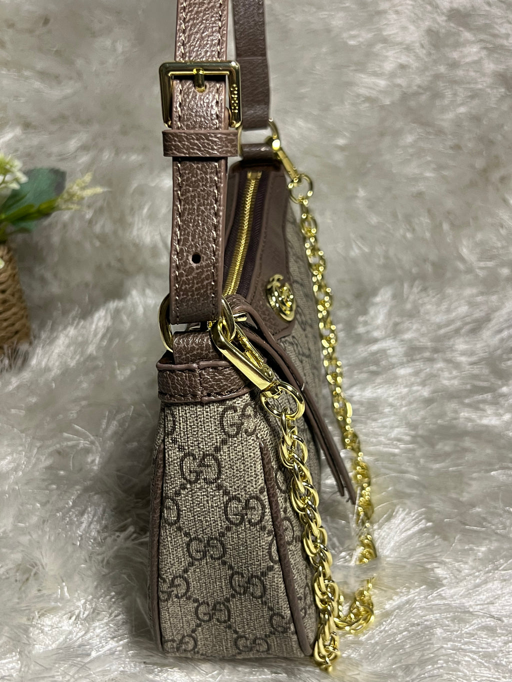 Elegant Brown GGG Handbag