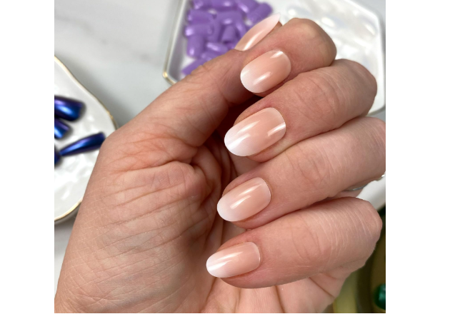 Sally Hansen Salon Effects Perfect Press-On Nails | Oval Shape30 Nails, Nail Glue, Adhesive Tabs, File | Ombre-Lievable